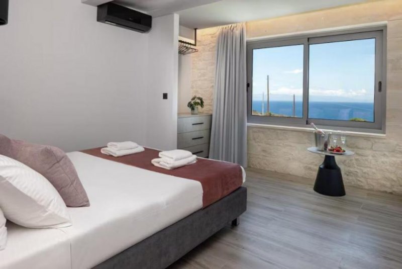 Agios Onoufrios Kreta, Agios Onoufrios: Zwei neugebaute Luxusvillen und ein bebaubares Grundstück mit Meerblick zu verkaufen Haus kaufen